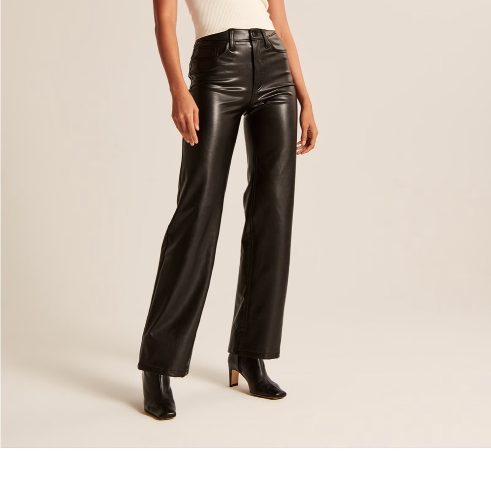 Abercrombie & Fitch Vegan Leather 90s Relaxed Pant Size 25 (sold out online)